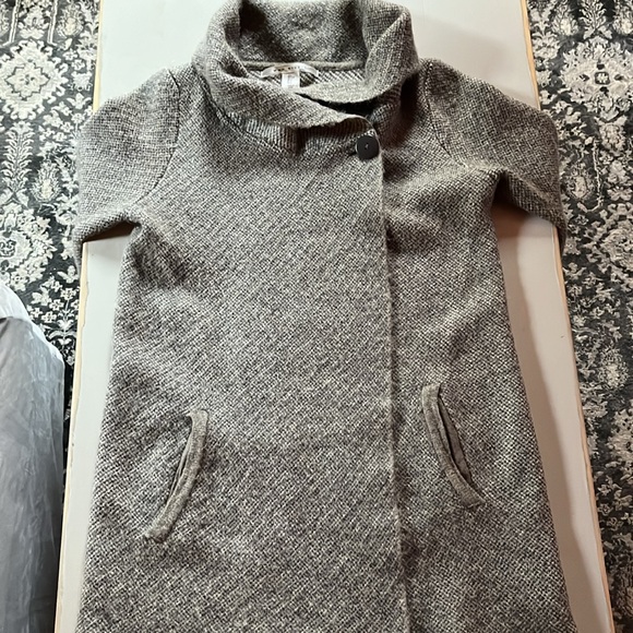 Women’s Max Studio Sweater. Size L. - Picture 5 of 6